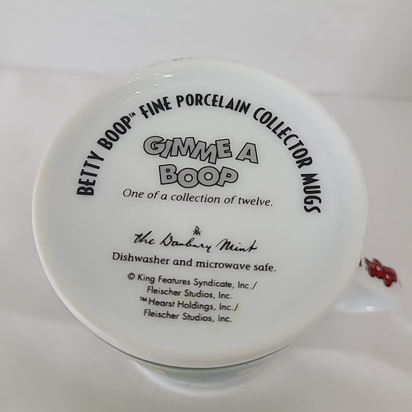 Betty Boop Fine Porcelain Collector Mugs Set of 2 Gimme A Boop & Aloha Betty - Picture 12 of 14